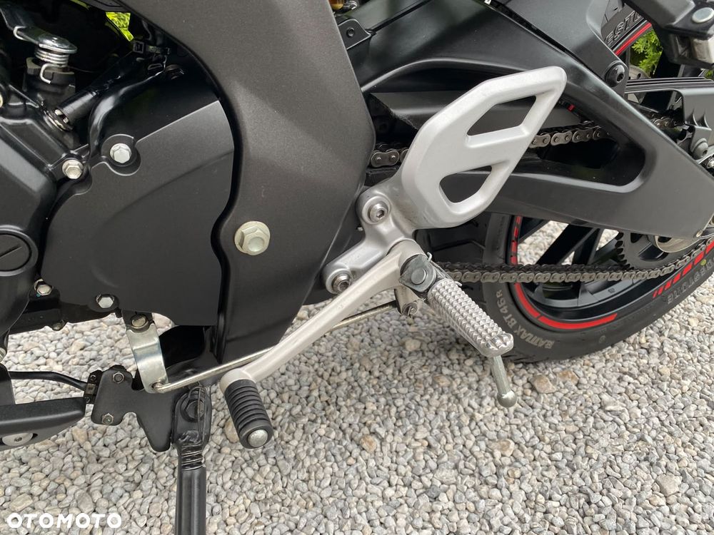 Yamaha MT - 27