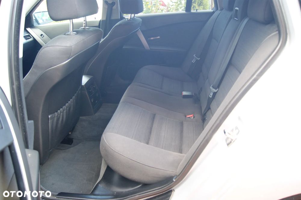 BMW Seria 5 520d Touring - 17