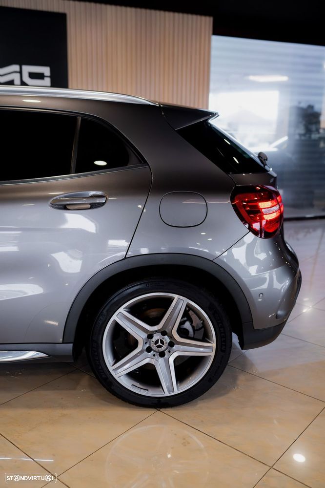 Mercedes-Benz GLA 200 - 51