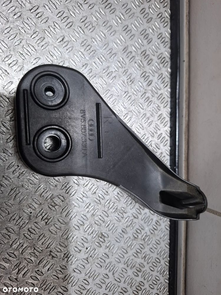 Prowadnica uchwyt zderzaka ślizg tył prawy Audi A3 S3 Sedan R 2022 nr 8V5807330A - 3