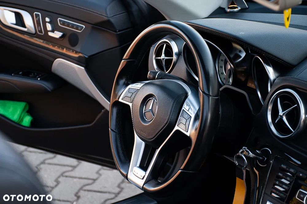 Mercedes-Benz SL - 22