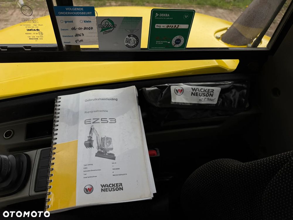 Wacker Neuson EZ53 Koparka Gąsienicowa 5,5 Tony. 2020 rok. 1772 mtg. Jak Nówka z salonu! ani deka luzów czy wycieków! Pochodzi z Gospodarstwa Norweskiego! Aktualne serwisy DEKRA BMWT 2027r. 2 łyżki. Silnik PERKINS 4 cyl. 52km. Maszyna Full wypasiona! Bogata wersja Norweska! Klima. Szybkozłącze Hydrauliczne. OKAZJA. Pełny Oryginał historia do sprawdzenia w Wacker autoryzowany! 4 sekcje Hydrauliczne. Po serwisach eksploatacyjnych. Ani Deka luzów i wycieków - 7