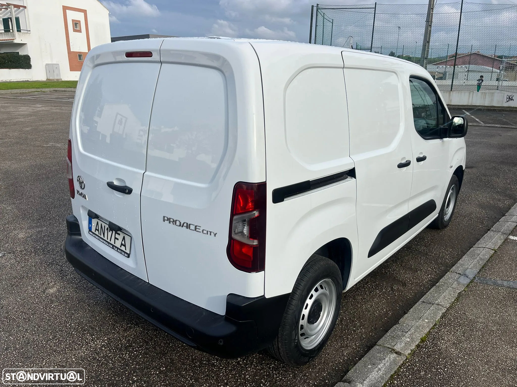 Toyota PROACE CITY L1 1.5 102cv - AC - IVA DEDUTÍVEL - 11