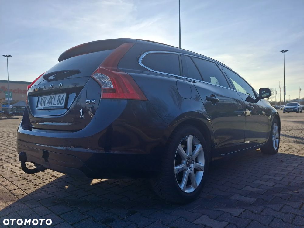 Volvo V60 D3 Drive-E Momentum - 24