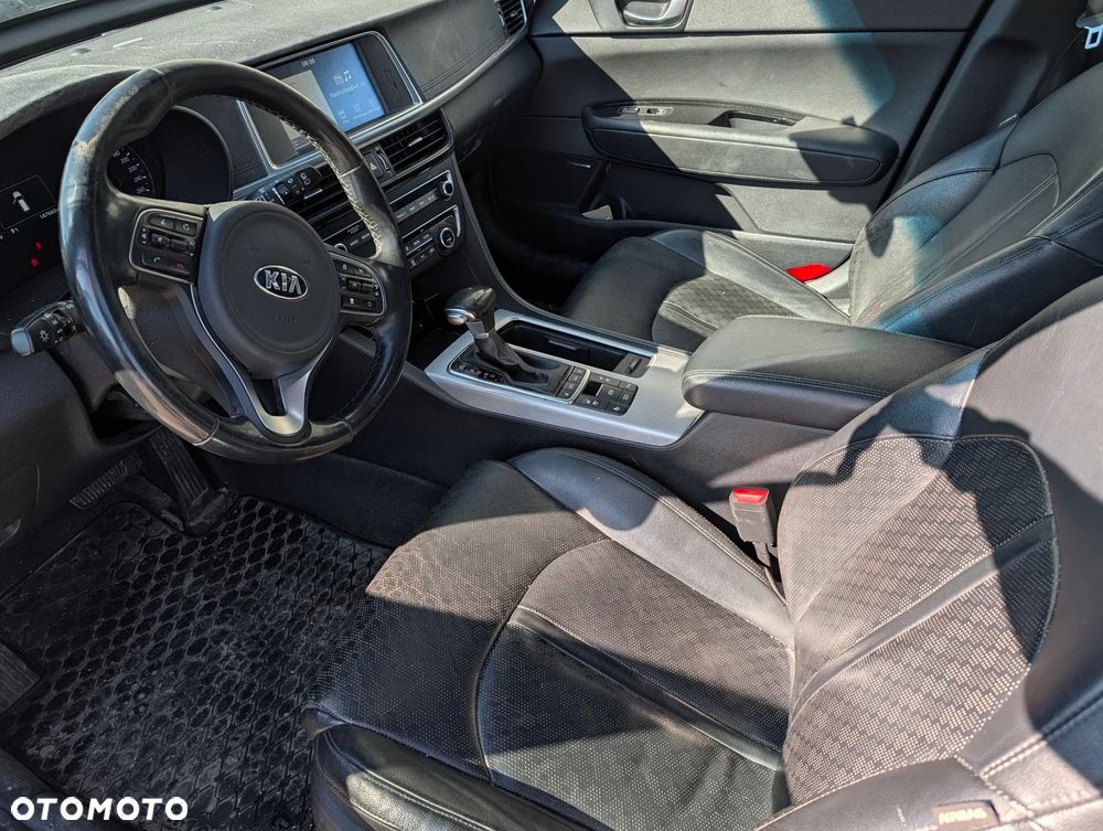 Kia Optima Plug-in Hybrid - 8
