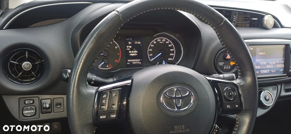 Toyota Yaris 1.5 Premium - 6