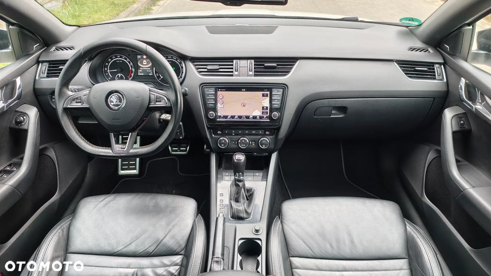 Skoda Octavia 2.0 TDI DSG RS - 6