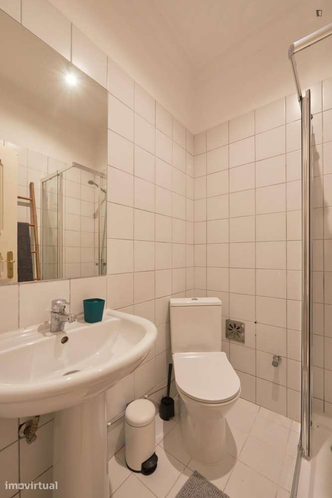 Quarto - localizado em Marquês de Pombal Lisbon - Grande imagem: 3/60