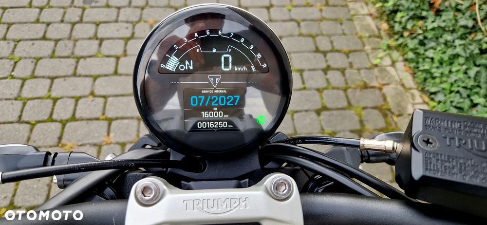 Triumph Trident - 9