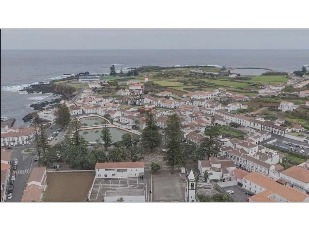 Oportunidade Única: Moradia para Remodelar no Coração de Santa Cruz... - Grande imagem: 2/21
