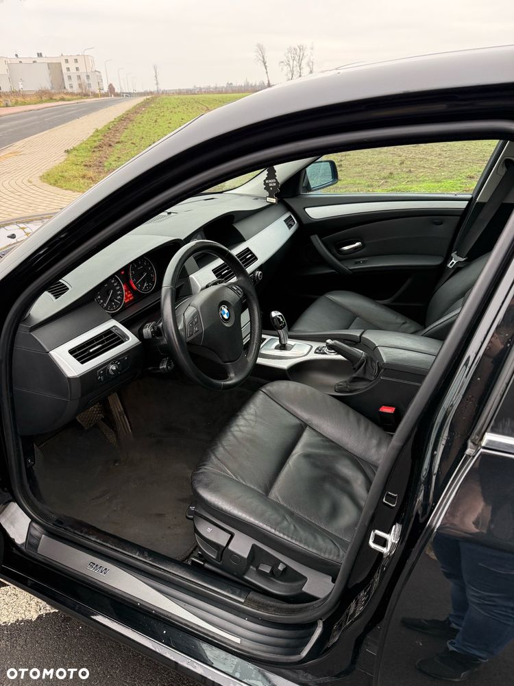 BMW Seria 5 525i Edition Exclusive - 13