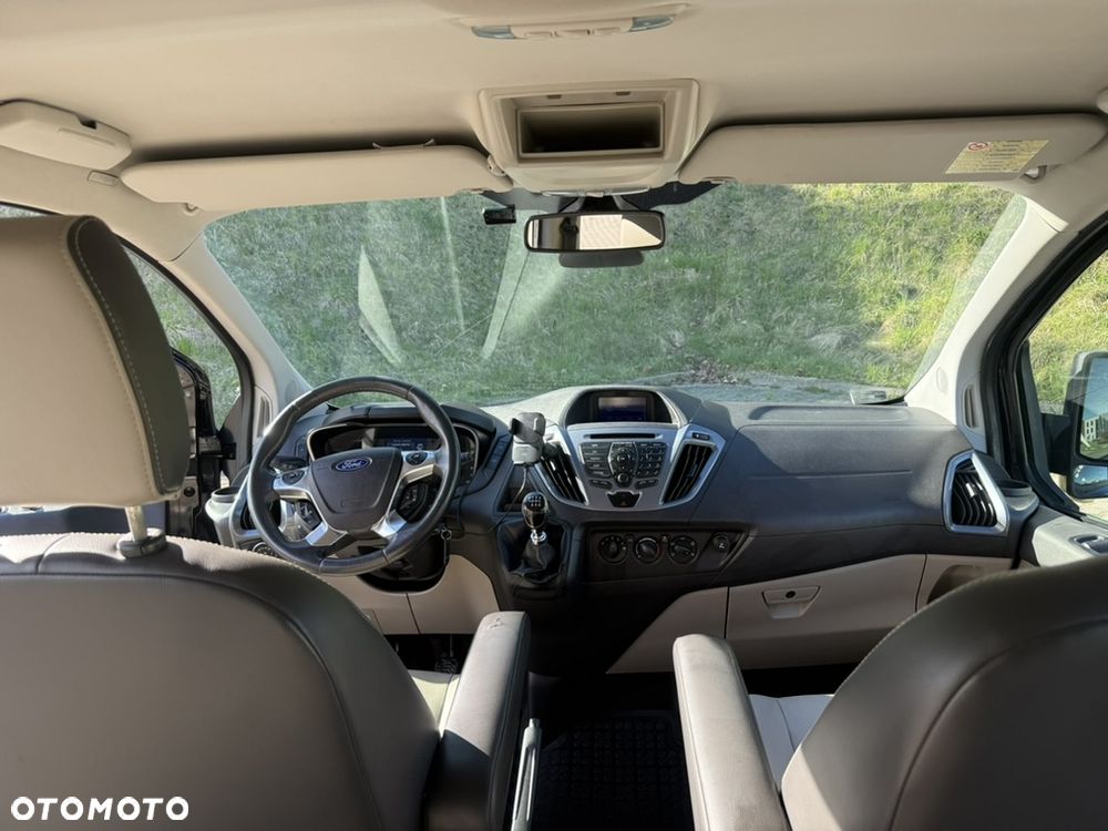 Ford Tourneo Custom - 14