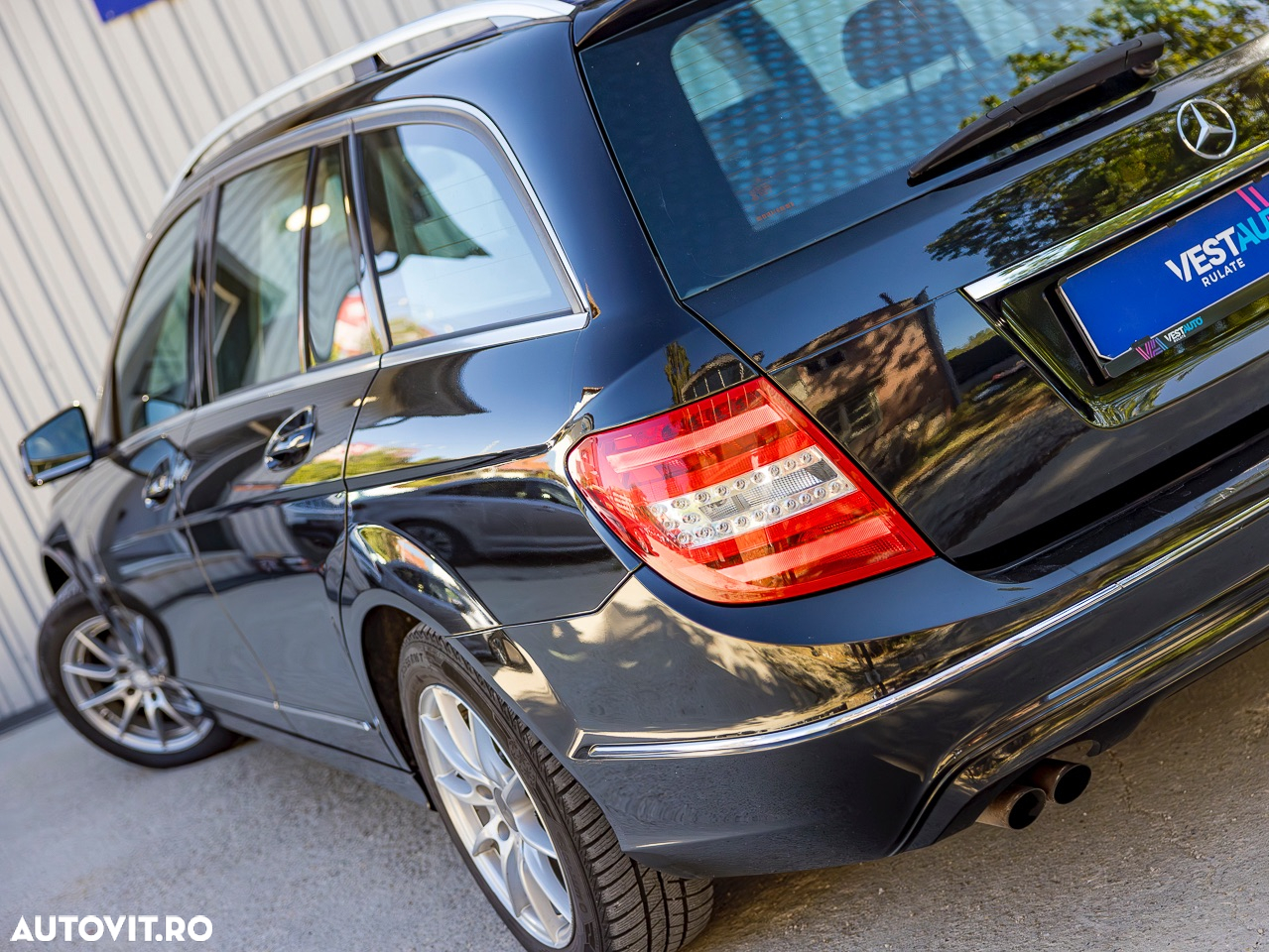 Mercedes-Benz C 180 T BlueEFFICIENCY 7G-TRONIC - 29