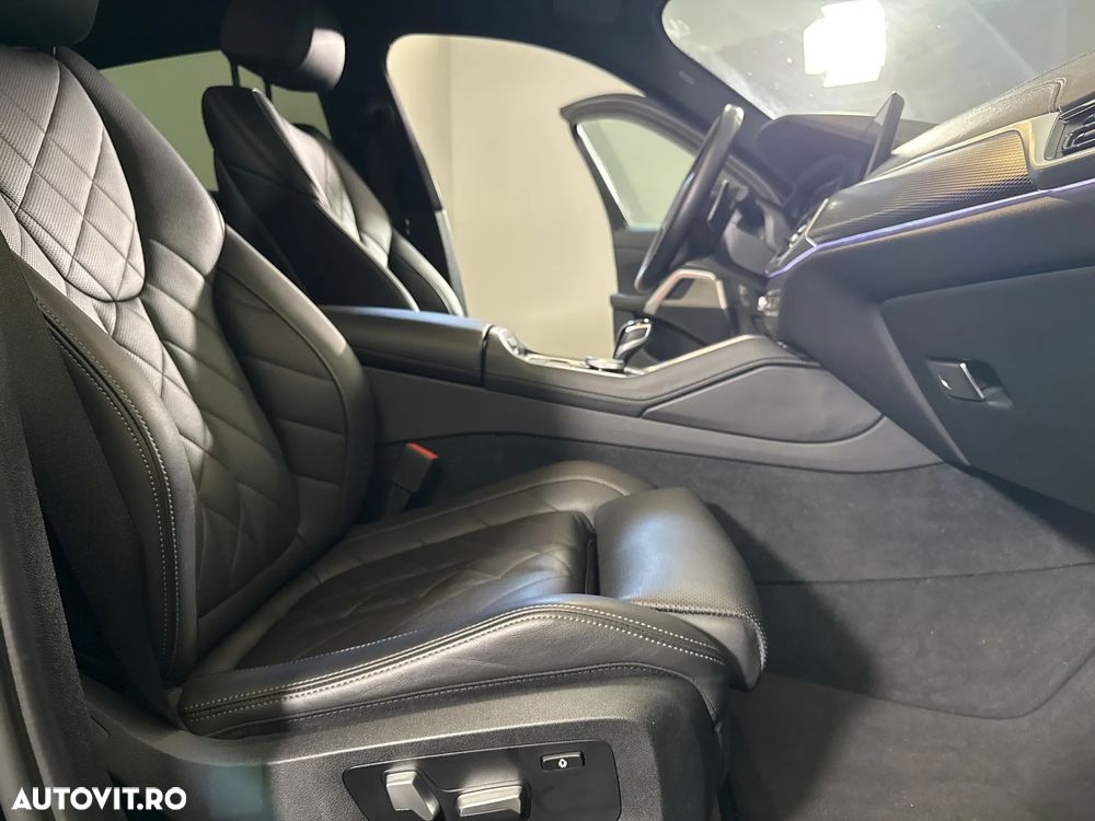 BMW X6 M M50i - 12