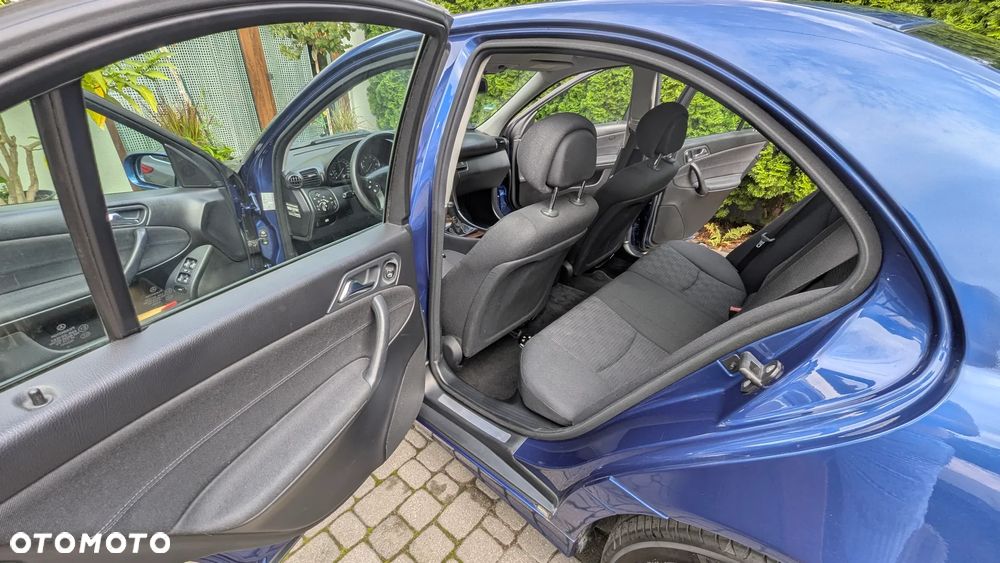 Mercedes-Benz Klasa C 180 T Kompressor Classic - 15