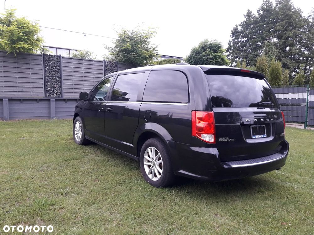 Dodge Grand Caravan - 36