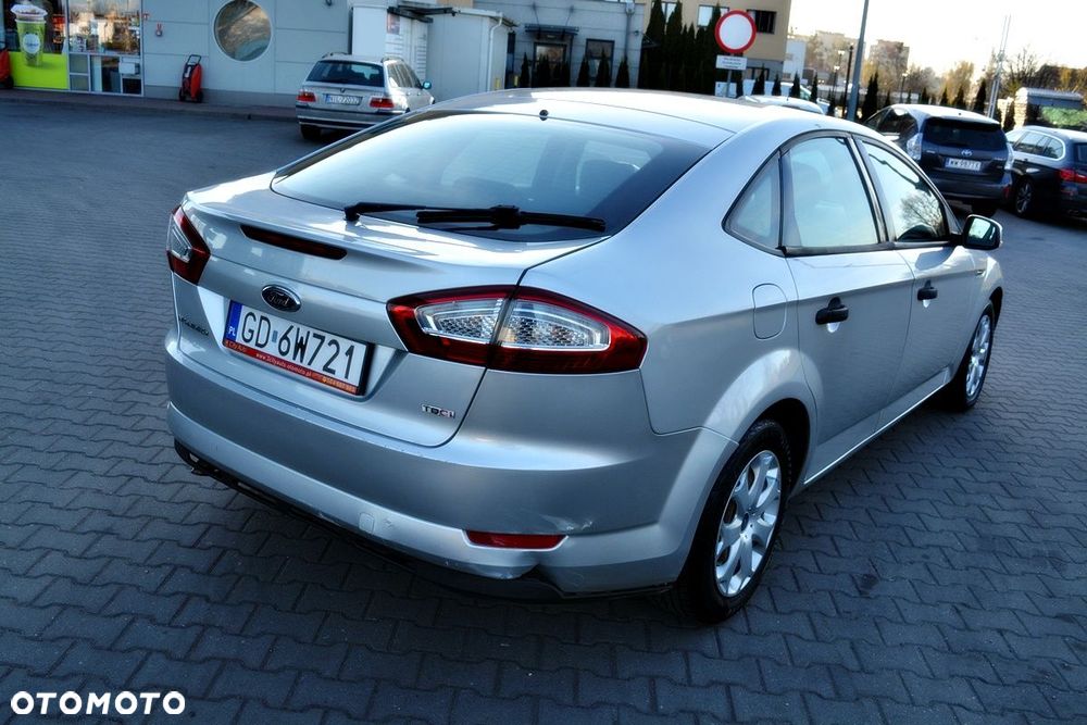 Ford Mondeo 2.0 TDCi Ambiente - 4