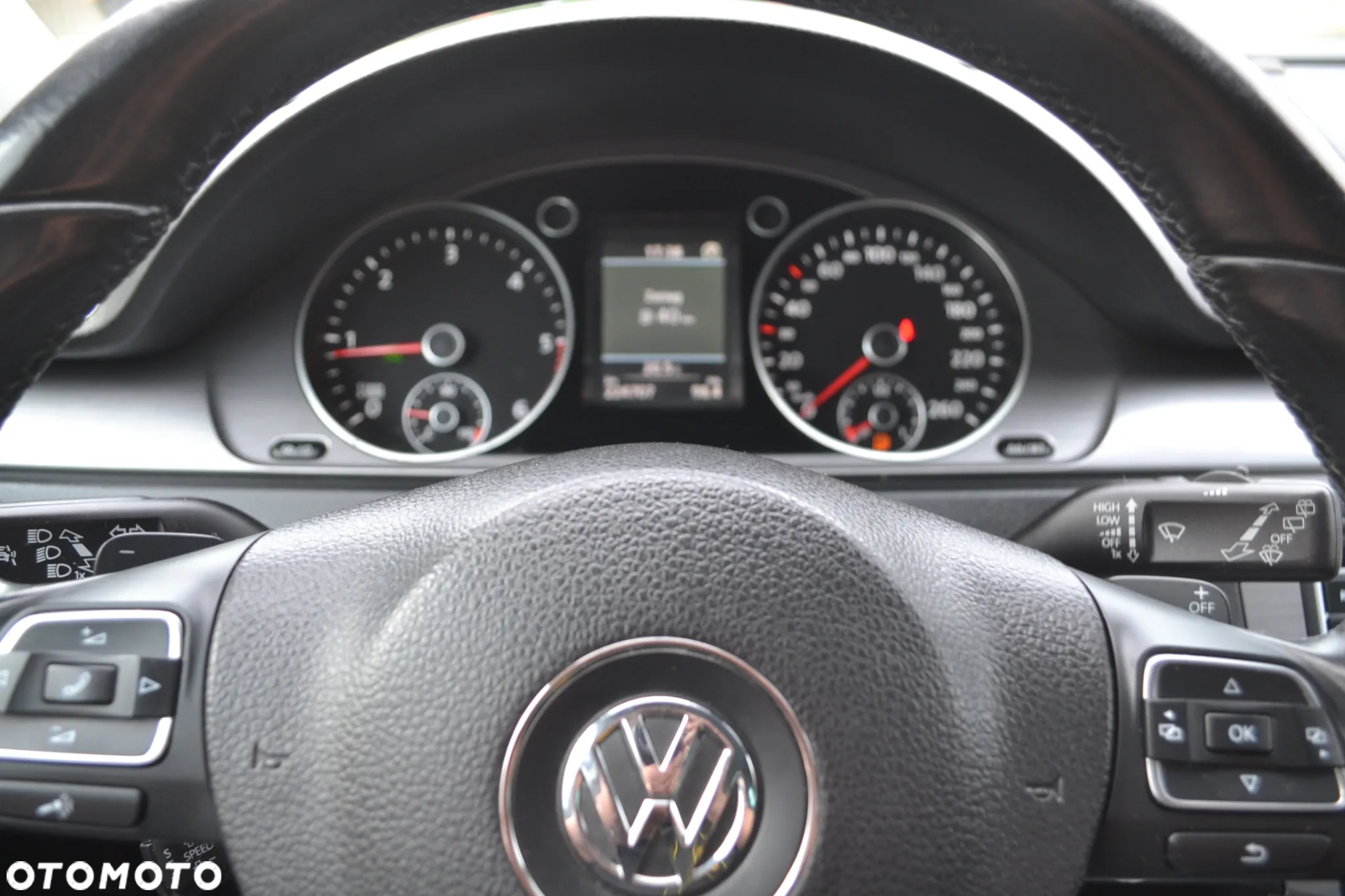 Volkswagen Passat 2.0 TDI Comfortline DSG - 22