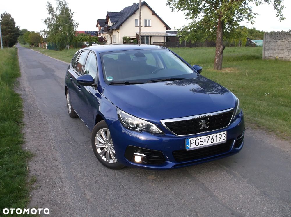 Peugeot 308 PureTech 130 GPF EAT8 Stop & Start Active Business-Paket - 27