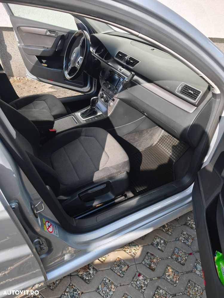 Volkswagen Passat Variant 2.0 Blue TDI DSG SCR Trendline - 8
