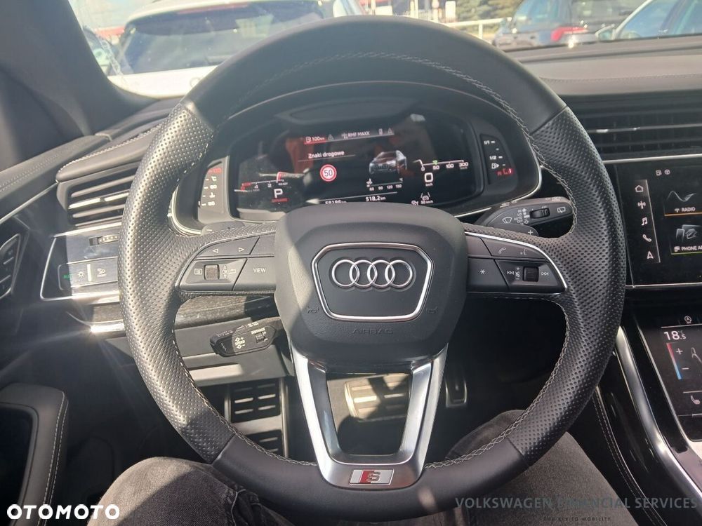 Audi Q8 - 8