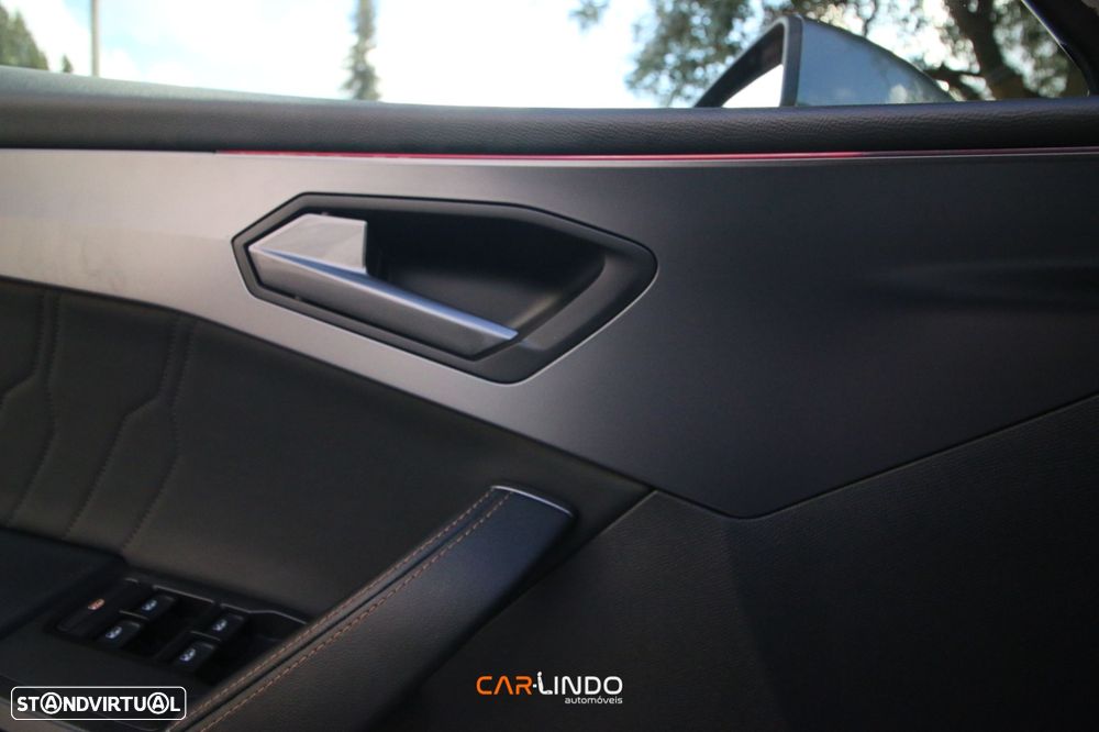 Cupra Leon 1.4 e-Hybrid MID DSG - 12