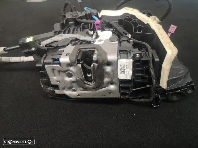 Fechadura da porta frente direita com mecanismo original Mercedes W205 C-Class 2014+ - 1