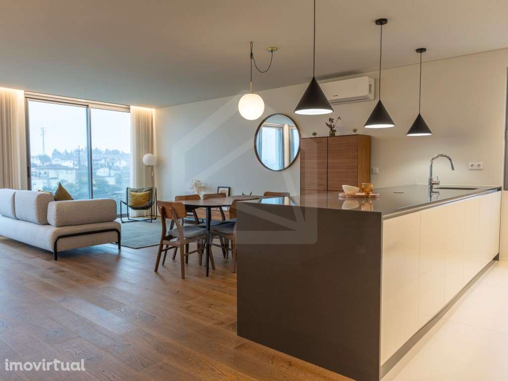 Apartamento T3 com varanda, suite, garagem dupla e arrecadação. - Grande imagem: 2/38