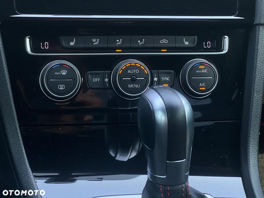 Volkswagen Golf - 19