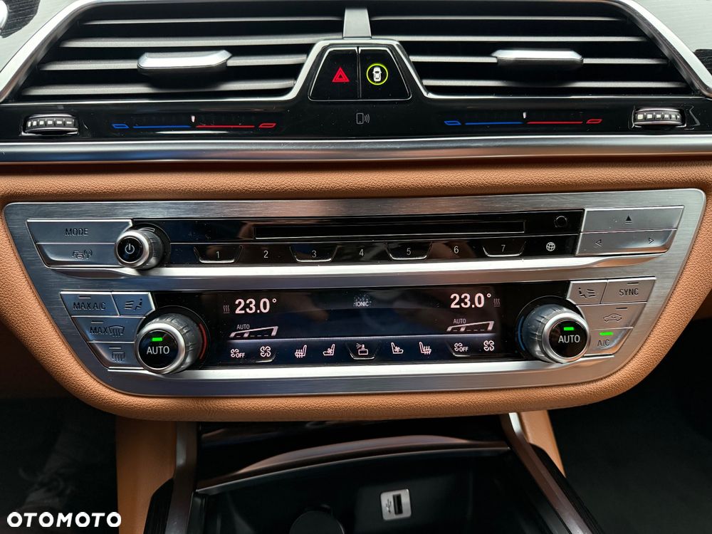 BMW Seria 7 740d xDrive - 26