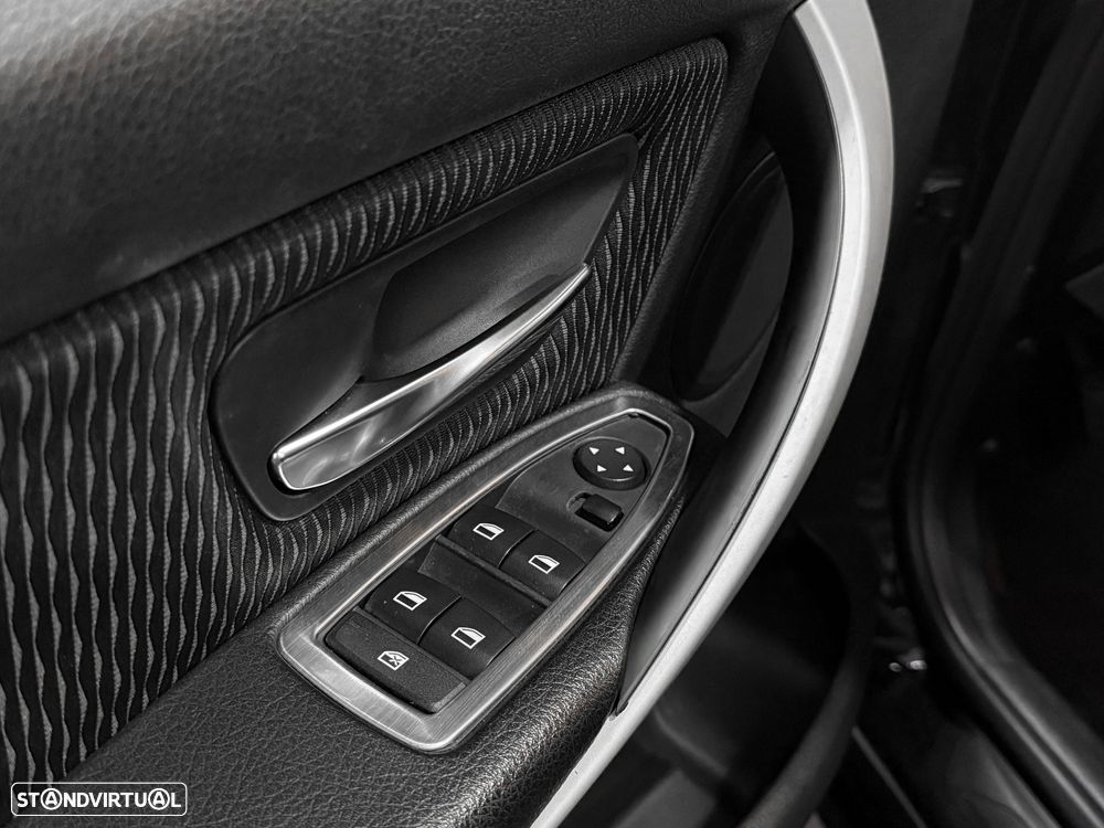 BMW 320 d Touring EfficientDynamics - 13