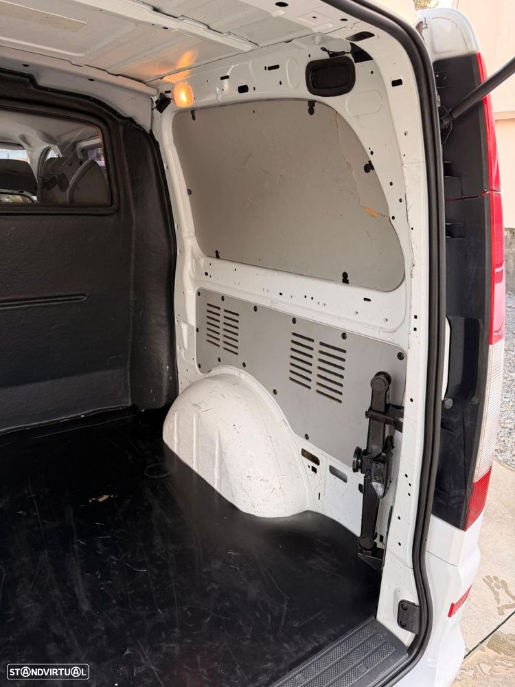 Mercedes-Benz Vito 5 lugares Mixto - 10