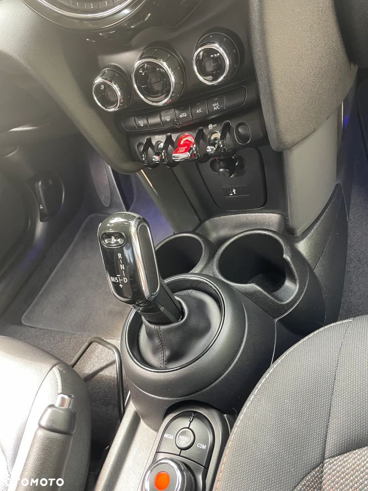 MINI Cooper Standard - 11