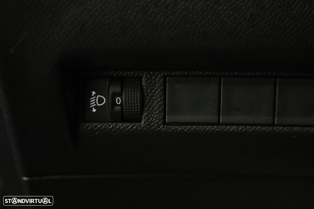 Peugeot 2008 1.2 PureTech Allure - 19