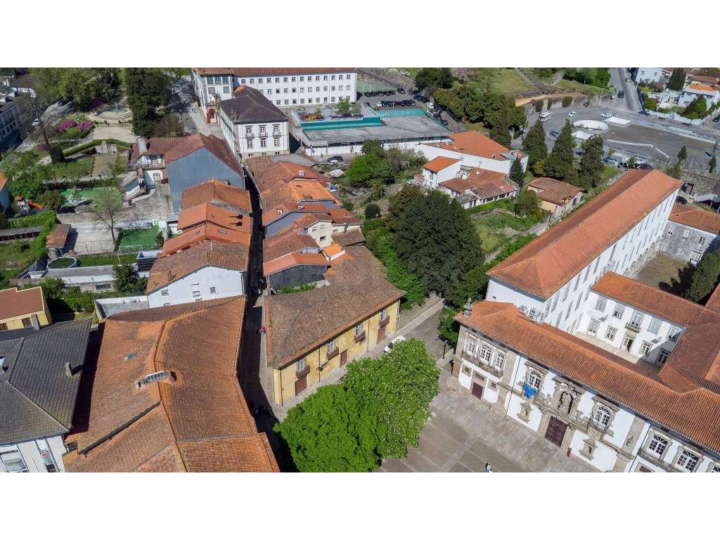 Prédio para Reabilitação no Centro Histórico de Guimarães - Grande imagem: 2/28