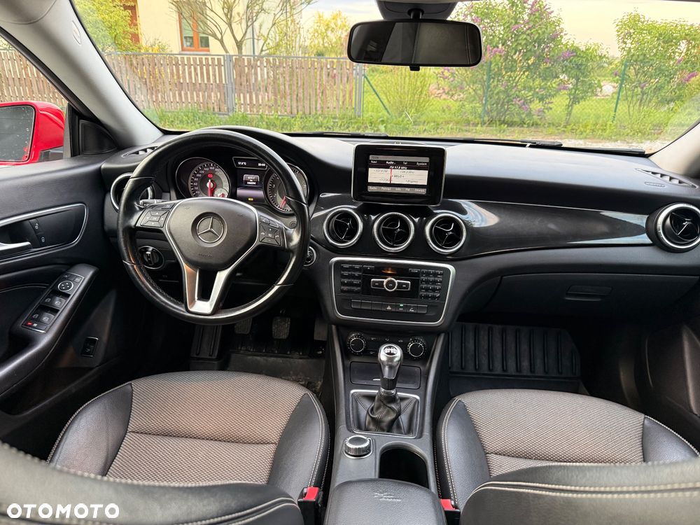 Mercedes-Benz CLA 200 AMG Line - 10