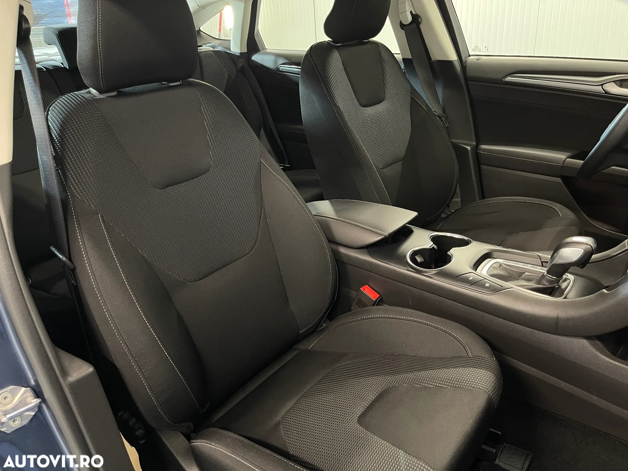 Ford Mondeo 2.0 HEV Titanium - 9