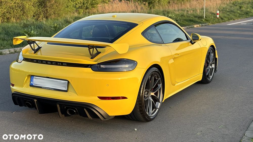 Porsche 718 Cayman GT4 - 5