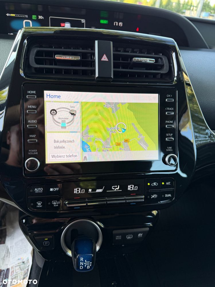 Toyota Prius (Hybrid) Life - 13
