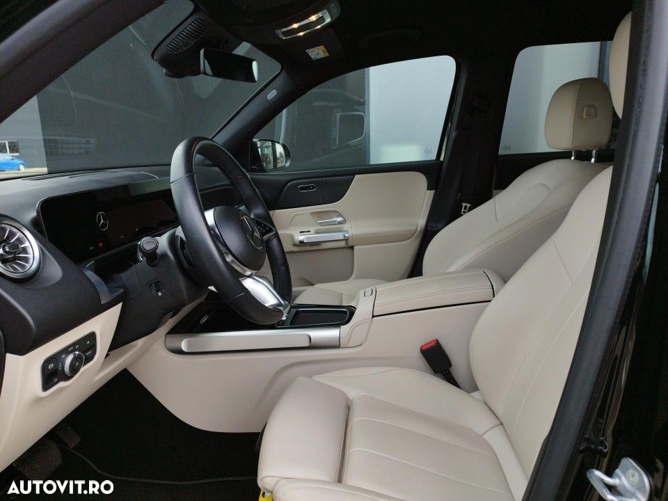 Mercedes-Benz GLB - 11