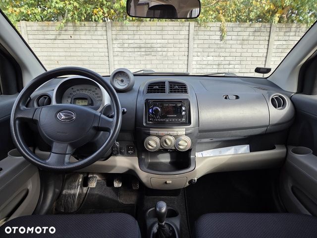 Daihatsu Sirion - 19