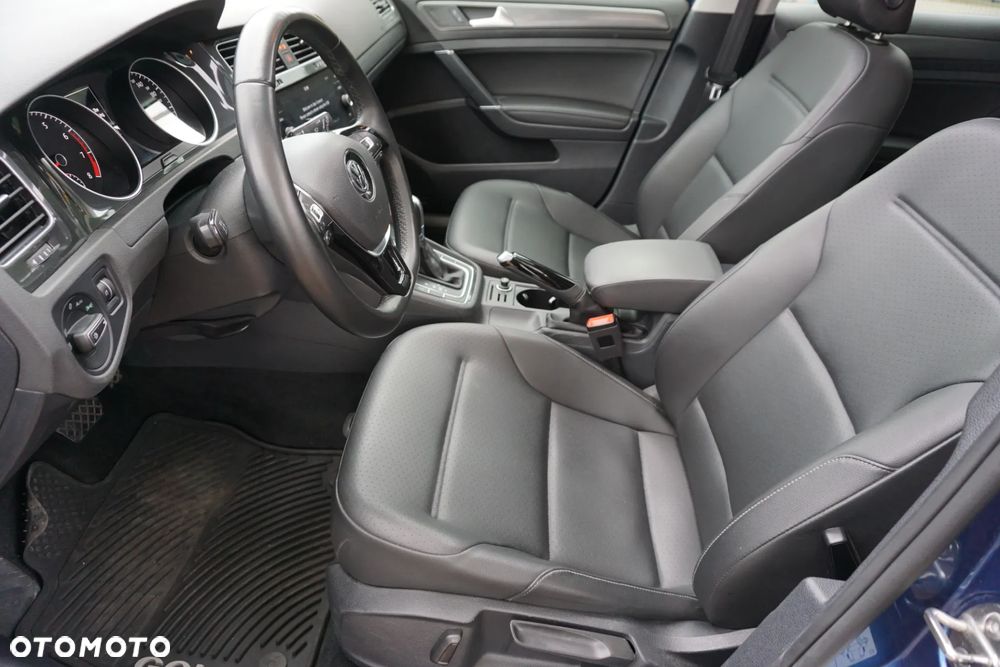 Volkswagen Golf - 8