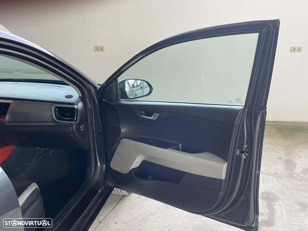 Kia Stonic 1.0 T-GDI 120 Vision - 21