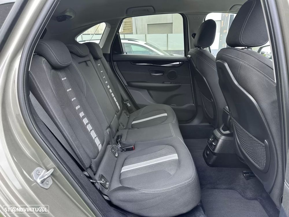 BMW 218 Active Tourer d Line Sport - 51