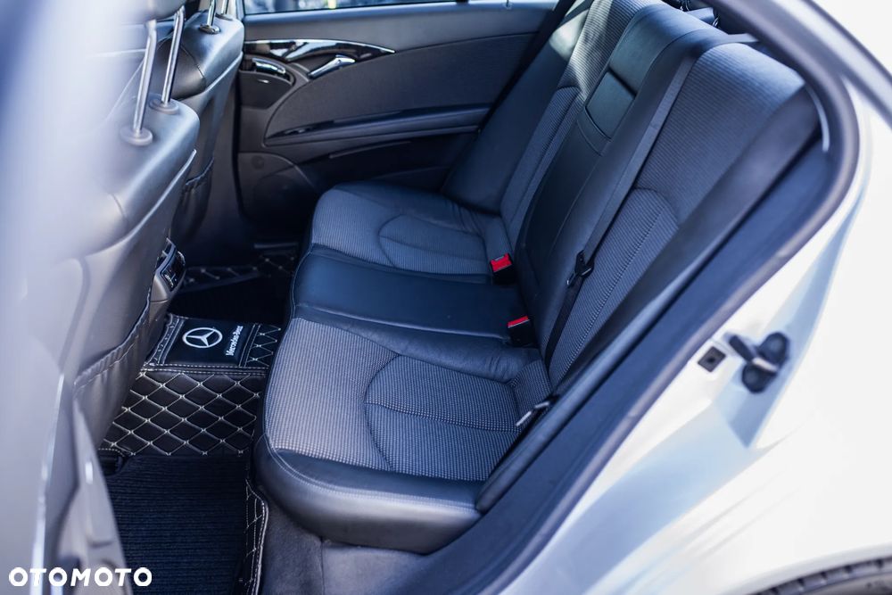 Mercedes-Benz Klasa E 500 Avantgarde - 32