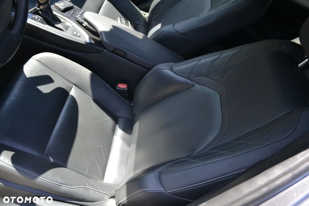 Lexus UX 250h Prestige 2WD - 25