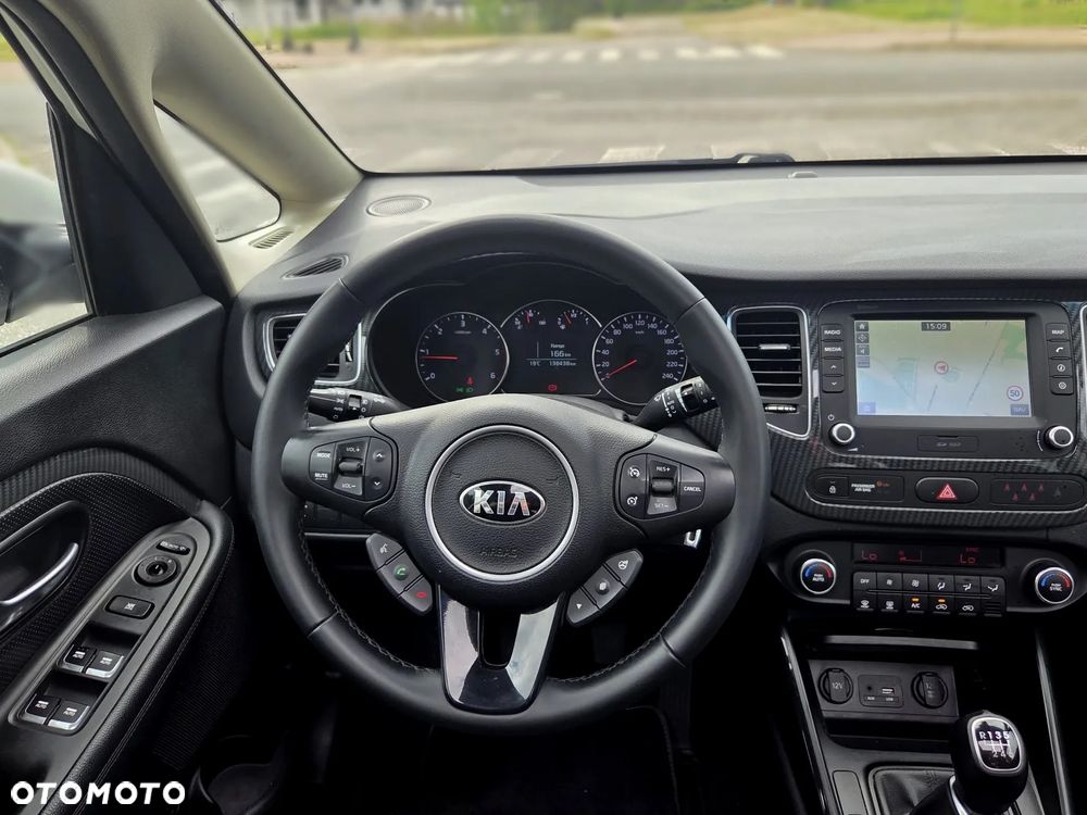 Kia Carens 1.7 CRDi M 7os - 17