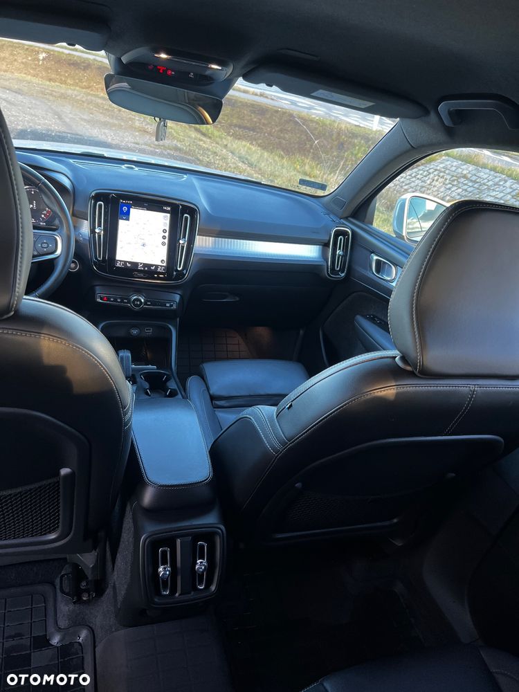 Volvo XC 40 T4 AWD Momentum Pro - 33