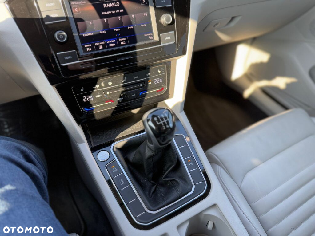 Volkswagen Passat 1.5 TSI EVO Elegance - 24
