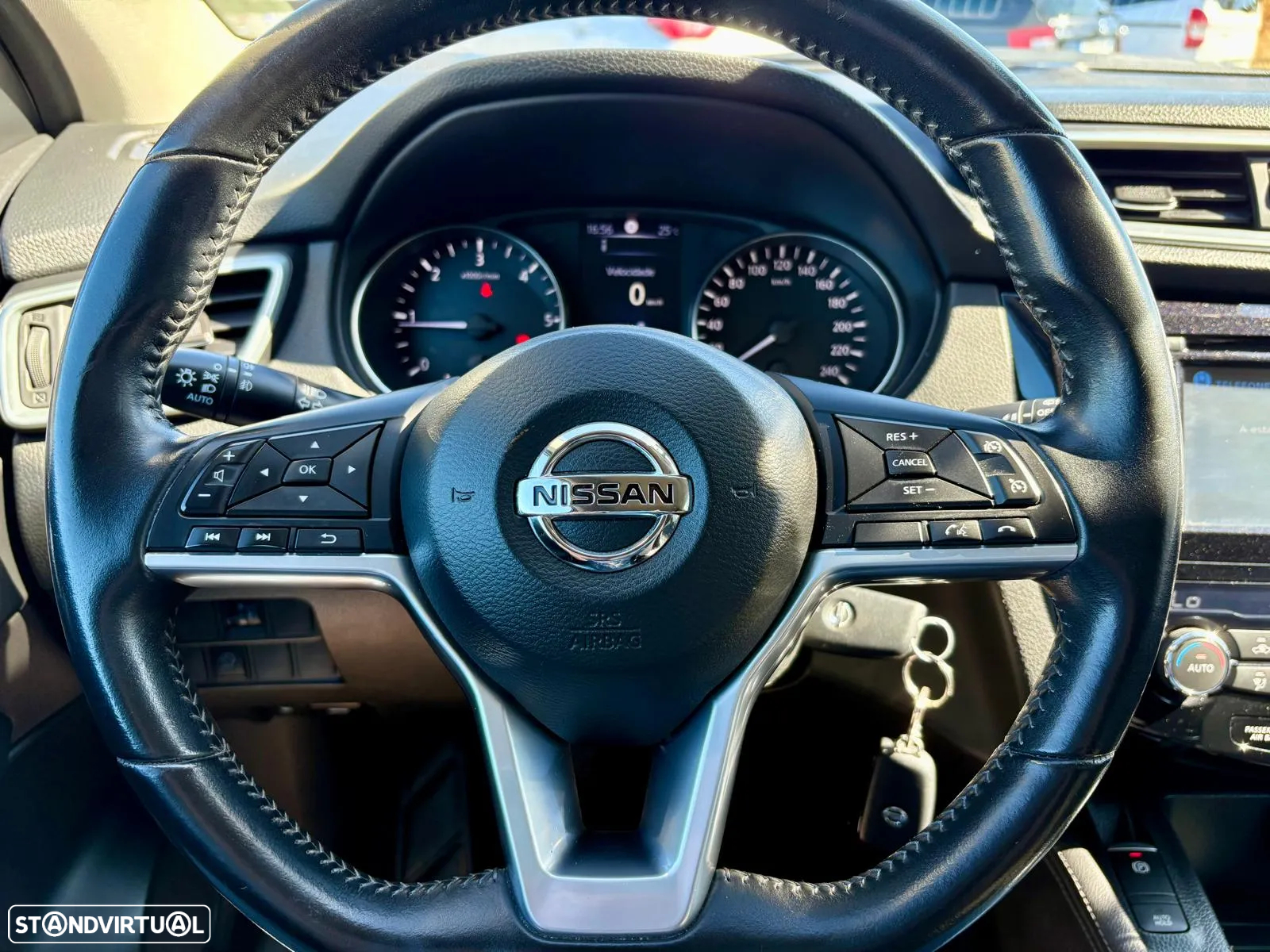 Nissan Qashqai 1.5 dCi N-Connecta Business - 8